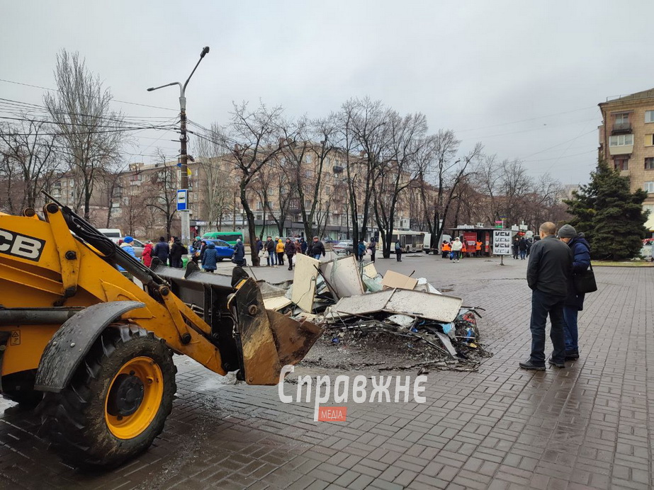 "Пощастило – лише два уламки прилетіло": що розповідають запоріжці про атаку