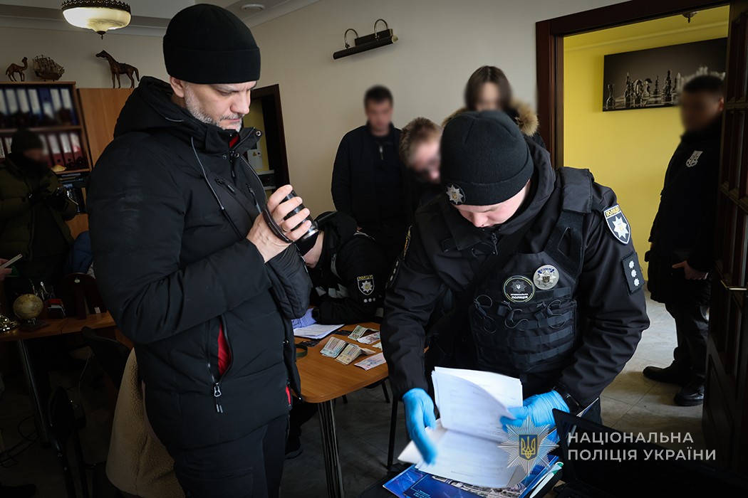 У Запоріжжі 47-річний адвокат погорів на ухилянтах