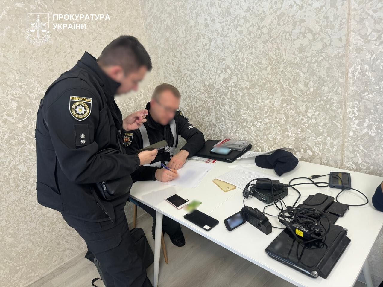 У Запоріжжі зупинили "офіси" з понад пів сотнею ошуканих