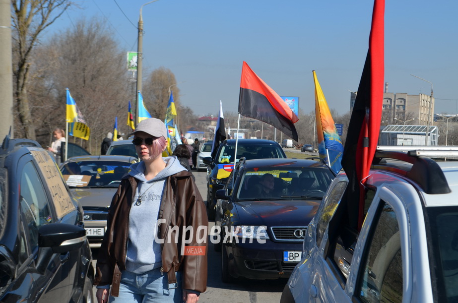 Автопробіг на підтримку полонених провели в Запоріжжі
