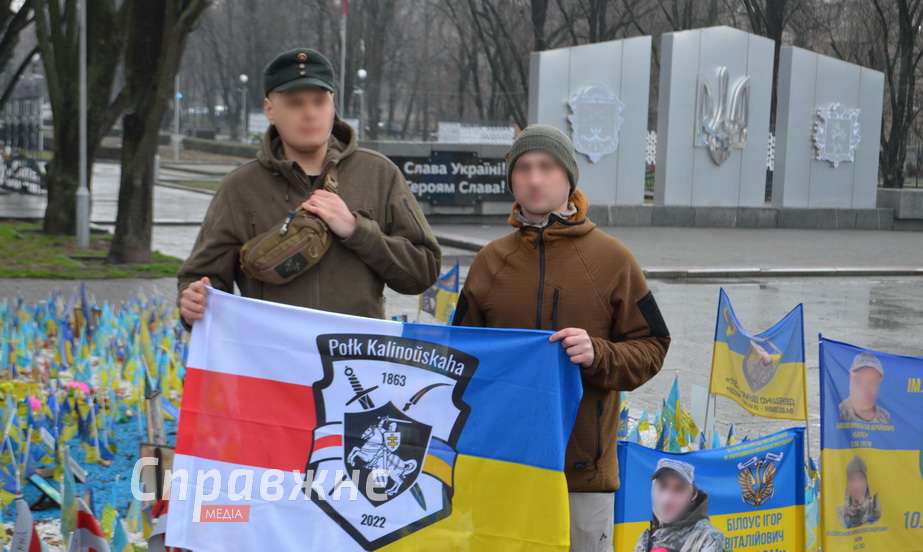 Бійці на Алеї Слави