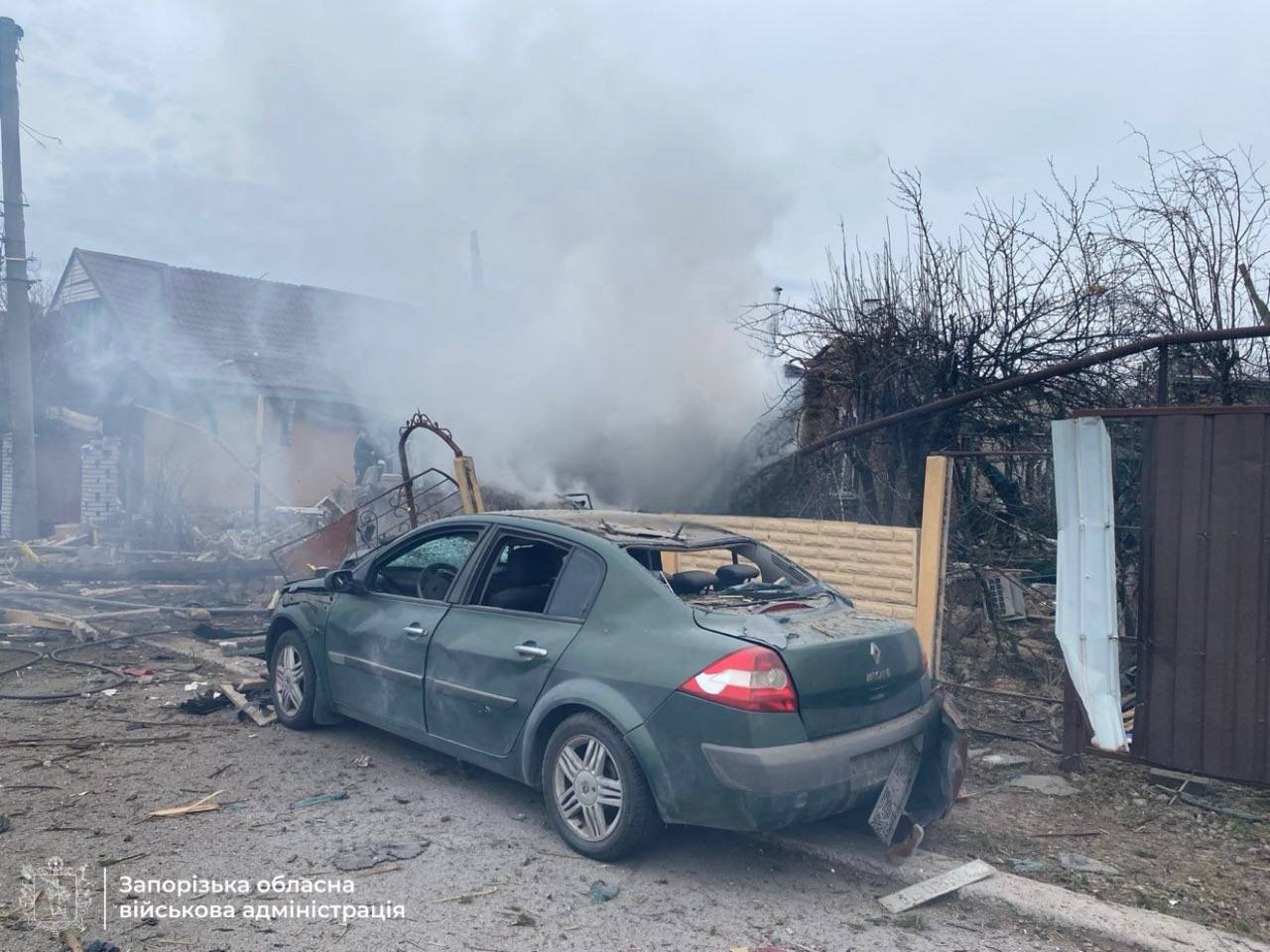 Раненые дети, погибли взрослые: оккупанты разбили дом в Запорожье