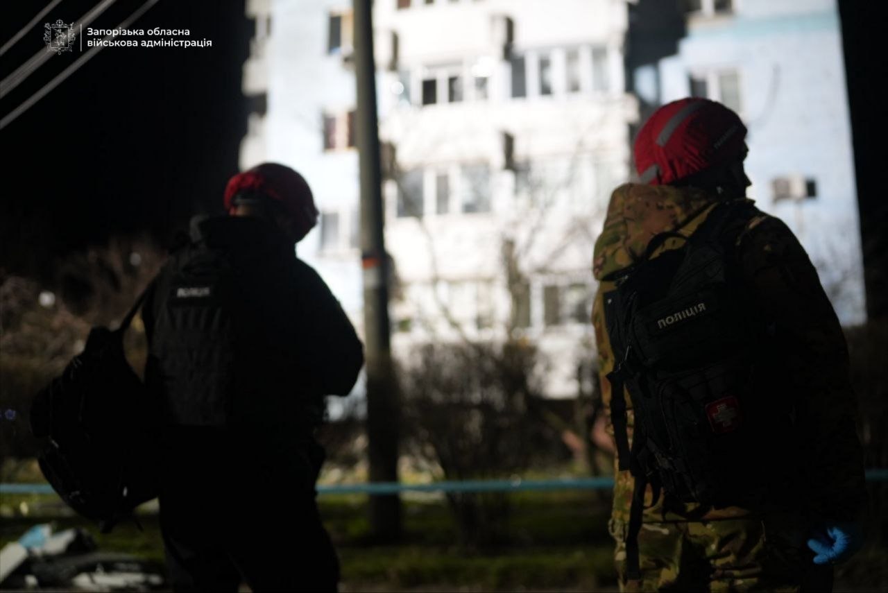 Працюють екстрені служби 