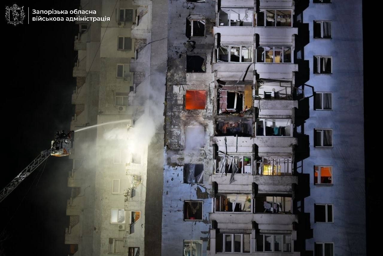 Працюють екстрені служби 