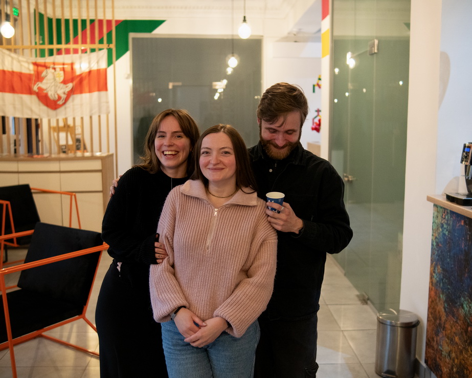 Олесь Мінов, Аріна Коршунова, Ірина Лукашенко 