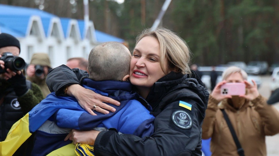 Обмен: 175 военных и семеро гражданских украинцев возвращаются домой