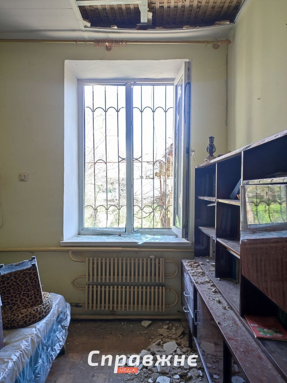 13 БпЛА в одну локацию: жительница села в Запорожье показала руины дома