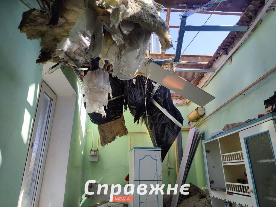 13 БпЛА в одну локацию: жительница села в Запорожье показала руины дома