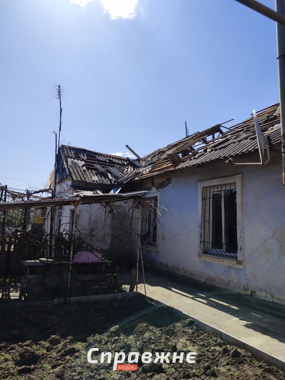 13 БпЛА в одну локацию: жительница села в Запорожье показала руины дома