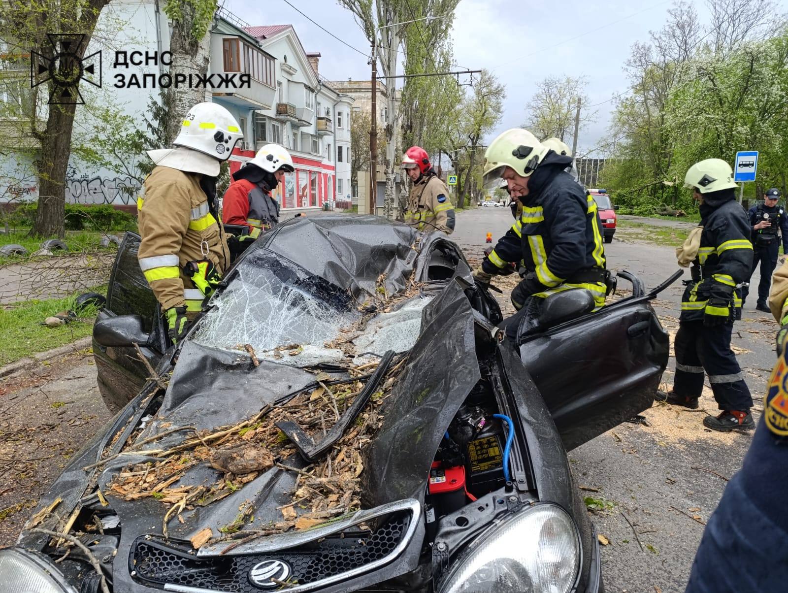 Негода вбила 39-річного чоловіка в Запоріжжі