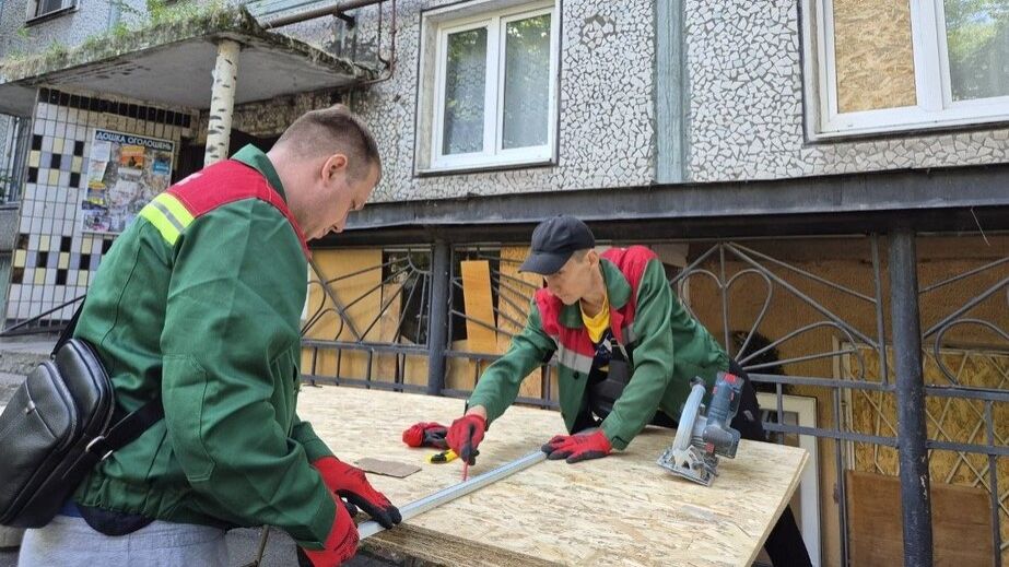 Первоочередные работы после двух авиаударов завершили в Запорожье