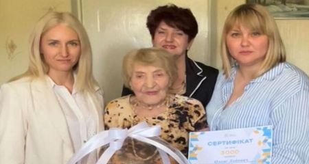 100-річний ювілей: у Запоріжжі привітали ветеранку медичної служби