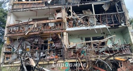 Ракетний обстріл пошкодив багатоповерхівки у спальному районі Запоріжжя