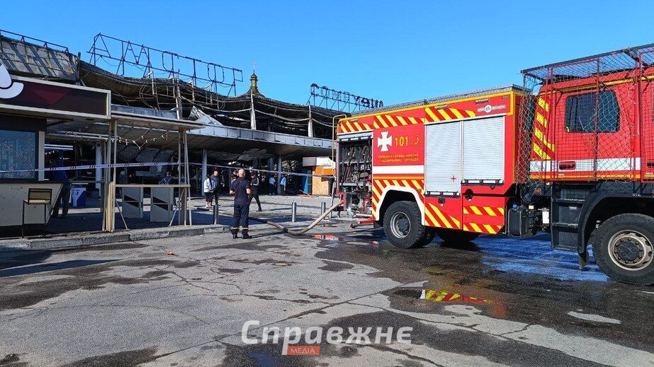 "Все відбудують": що розповідають запоріжці про знищений "Амстор" на Бабурці