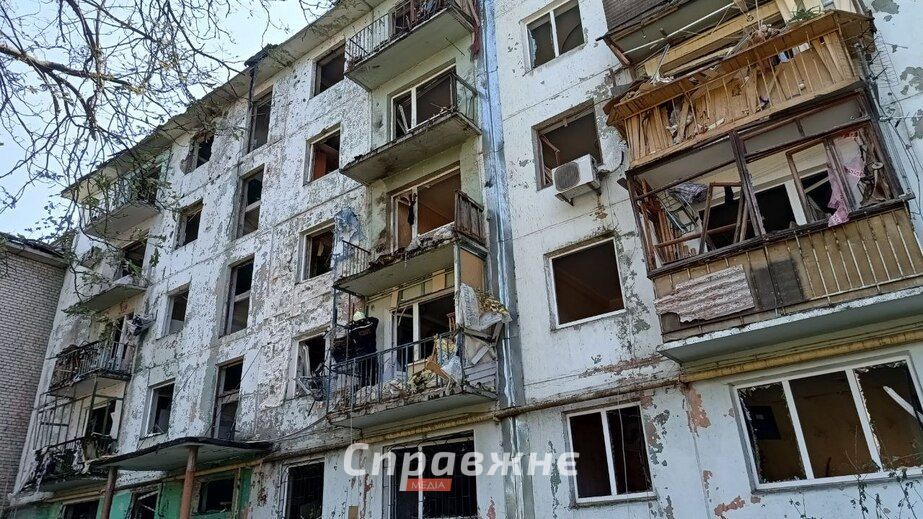 "Двери переломило пополам": очевидцы рассказали о мгновенном "прилете" КАБов в Запорожье