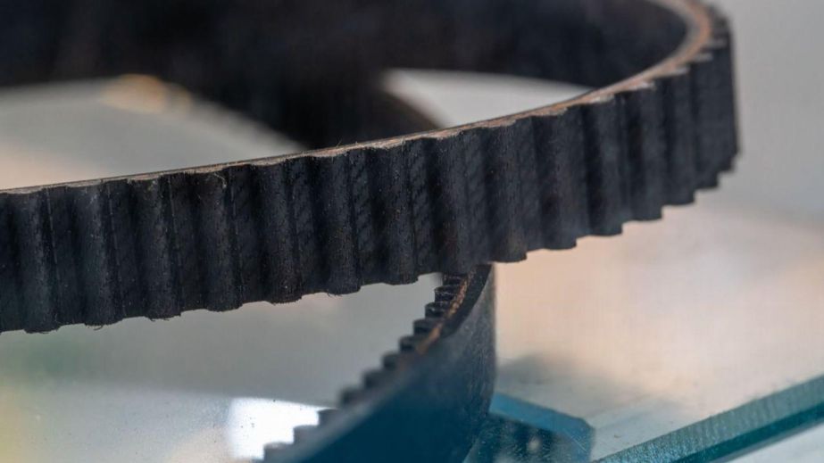 Що відбувається з ременями ГРМ після тривалого пробігу і як вчасно помітити проблему