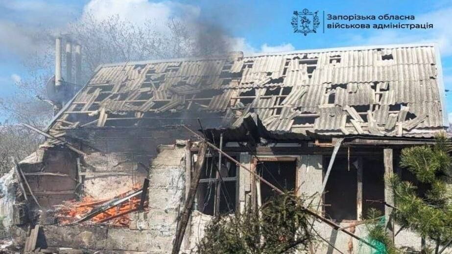Погибший и 21 раненый: оккупанты нанесли 850 ударов по Запорожью и области
