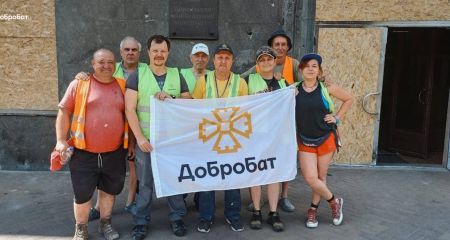 Волонтери допомогли відновити будівлю запорізького вишу після атаки &ndash; кадри