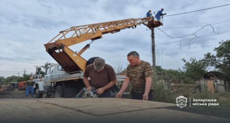 У 29 запорізьких будинках закрили вікна після російських ударів