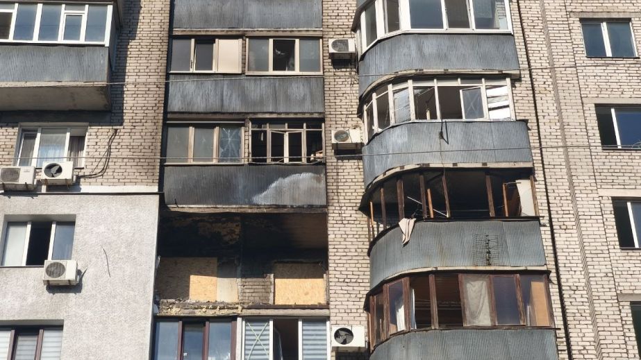 На Космосі в Запоріжжі зафіксували засмічення після удару РФ &ndash; кадри