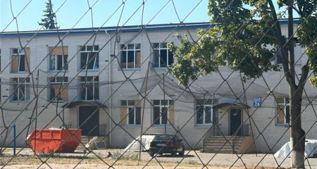 Окупанти атакували дронами гімназію в передмісті Запоріжжя &ndash; наслідки