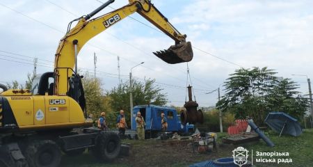 Аварійний водогін оновлюють в Осипенківському мікрорайоні Запоріжжя