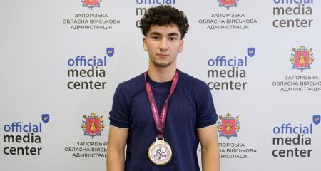 Запорожский борец завоевал "золото" на чемпионате Европы