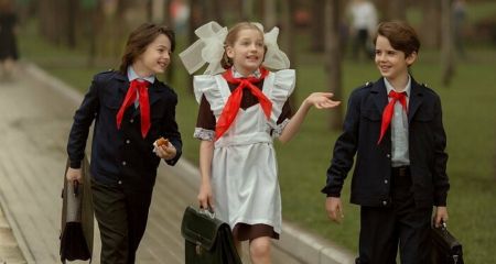 Нав’язування минулого: у запорізькому Бердянську школярів одягнуть у радянську уніформу