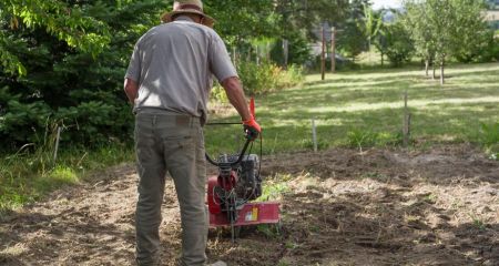 Запоріжець опинився в лікарні після нещасного випадку з мотоблоком