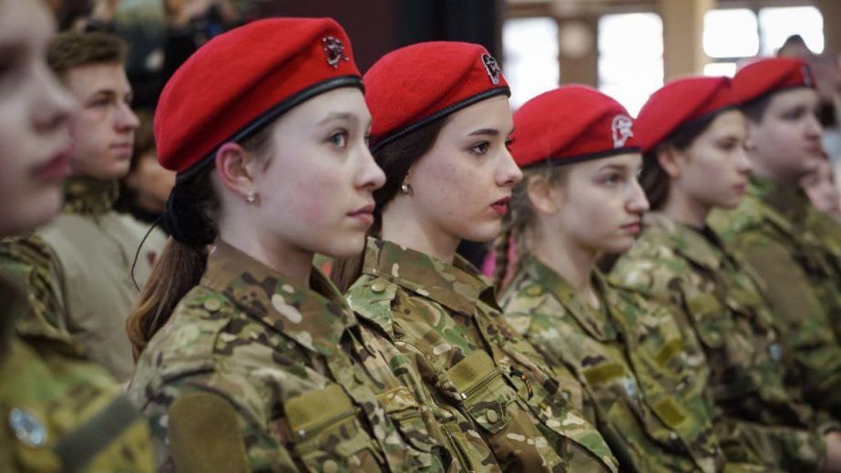 Запоріжці в окупації пручаються мілітаризації дітей