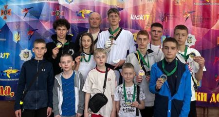 Юні запорізькі тхеквондисти вибороли медалі на Кубку президента