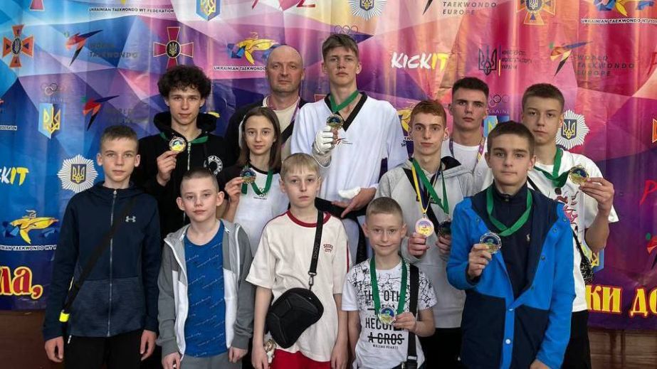 Юные запорожские тхэквондисты завоевали медали на Кубке президента
