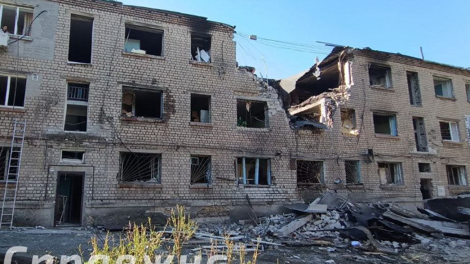 Житлові сертифікати видали мешканцям знищеного гуртожитку в Запоріжжі