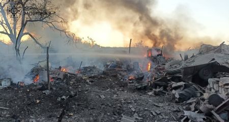 Дома, авто и сухостой горели на Запорожье из-за обстрелов РФ: есть жертва