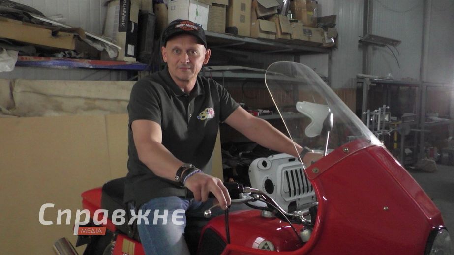 Байк спецслужб і Челентано: нащо запорізький ветеран реставрує старі "Дніпро"