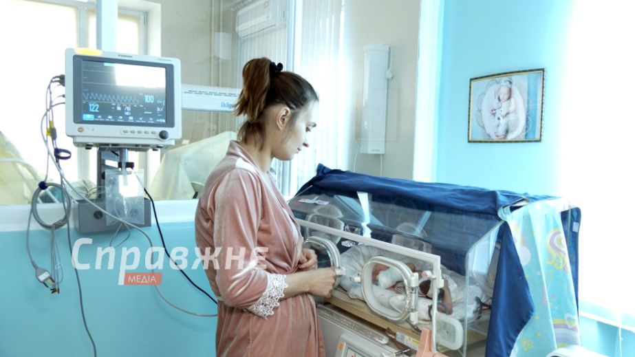 Преждевременно и с осложнениями: как рожают под обстрелами в Запорожье