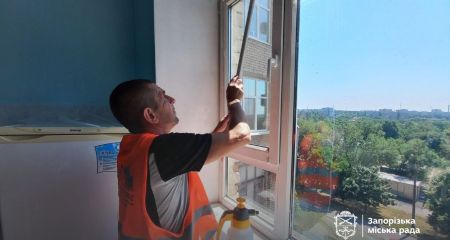 В запорожской больнице защищают от атак палаты для новорожденных &ndash; кадры