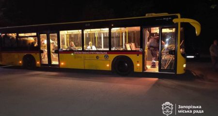 Дрон влетів у вікно квартири: в Запоріжжі вночі евакуювали мешканців багатоповерхівки