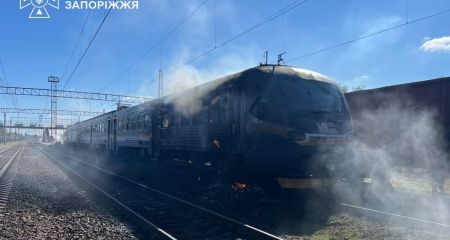 Удар по поїзду Дніпро-Запоріжжя: в Укрзалізниці підтвердили загибель провідниці