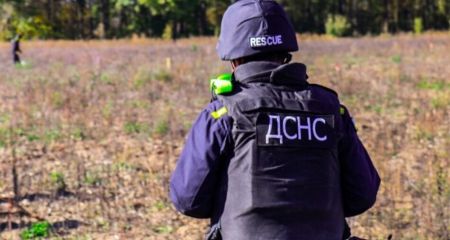 Запорожской саперы уничтожили кассетный боеприпас от РСЗО "Ураган"