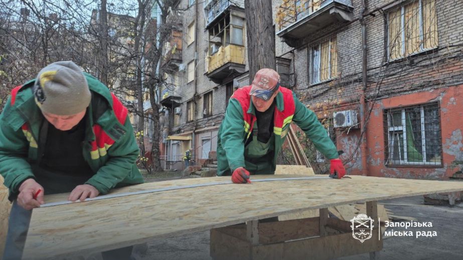 Почти полсотни домов восстановили после последней атаки в Запорожье – кадры
