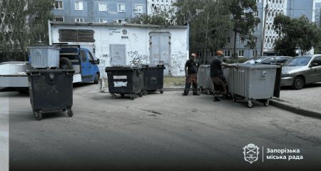 Вандали знищили понад 50 сміттєвих баків у Запоріжжі з початку року