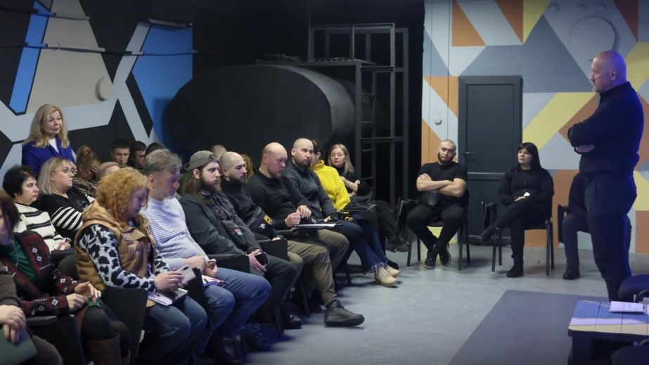 Розшук зниклих та права ветеранів обговорили під час круглого столу в Запоріжжі