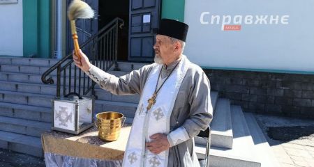 Запорожские церкви в Пасху ждут прихожан офлайн и онлайн