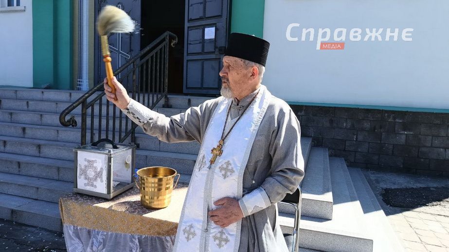Запорожские церкви в Пасху ждут прихожан офлайн и онлайн