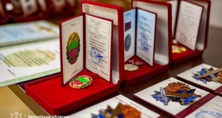 Лідери зі знищення БпЛА: у Запоріжжі вручили відзнаки бійцям бригади "Хортиця"