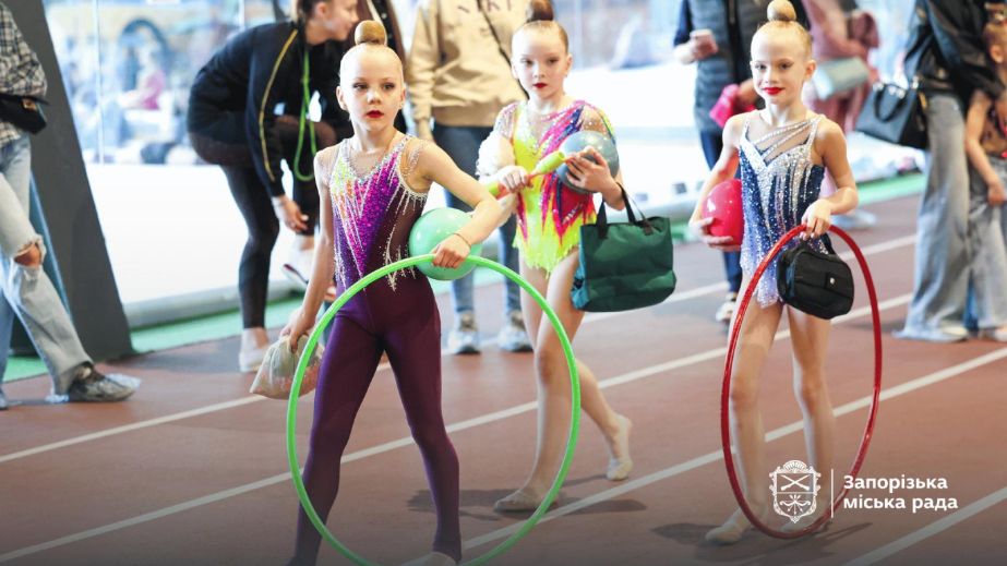 В Запорожье 120 юных гимнасток соревновались на чемпионате города