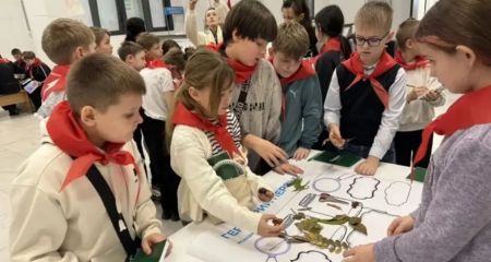 На окупованому Запоріжжі можуть повернути піонерську систему