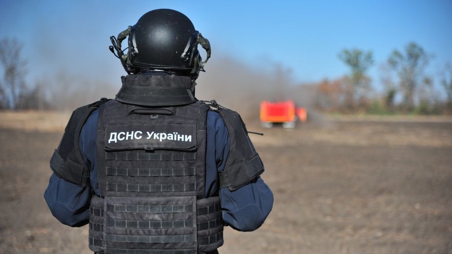 На Запорожье саперы уничтожили более 30 кассетных элементов авиабомбы и взрывчатку