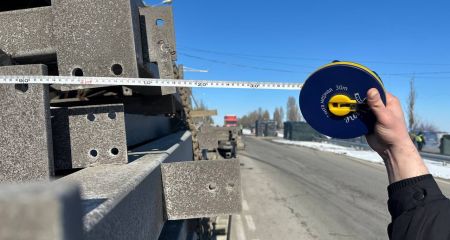 Понадгабаритну фуру заблокували на Запоріжжі — деталі від Укртрансбезпеки